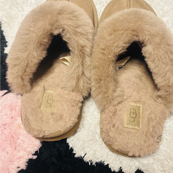 UGG Tan Kids Slippers - Picture 3 of 5